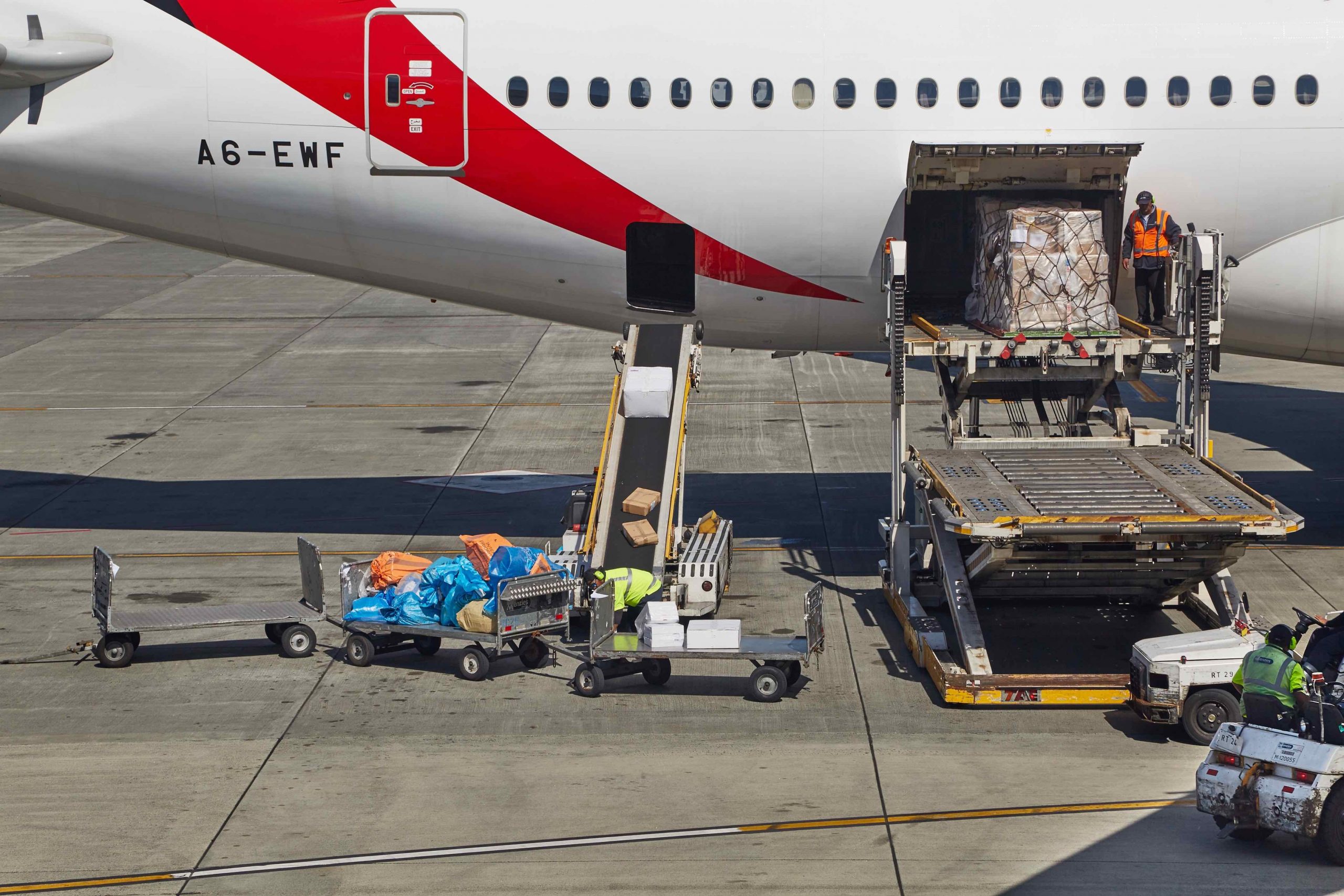 Boeing 777 in Auckland wird entladen am Flughafen